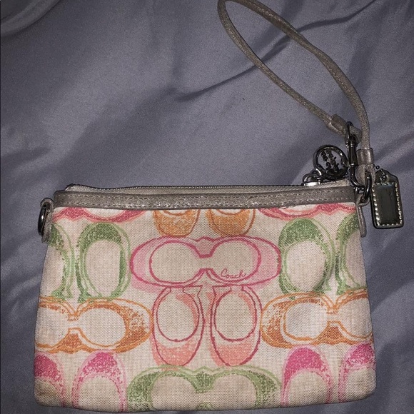 Coach wristlet - Picture 3 of 3
